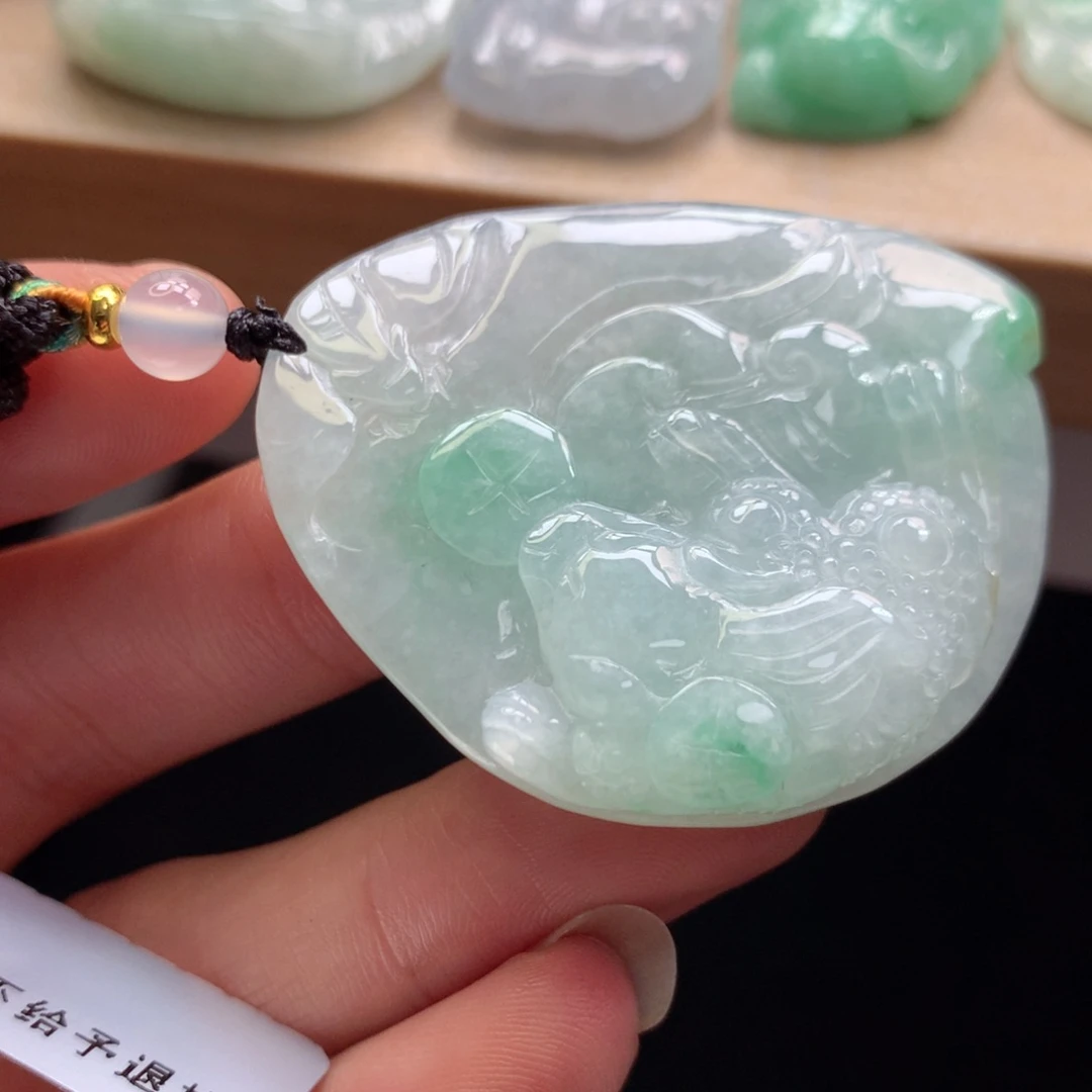 颈饰未镶嵌翡翠吊坠