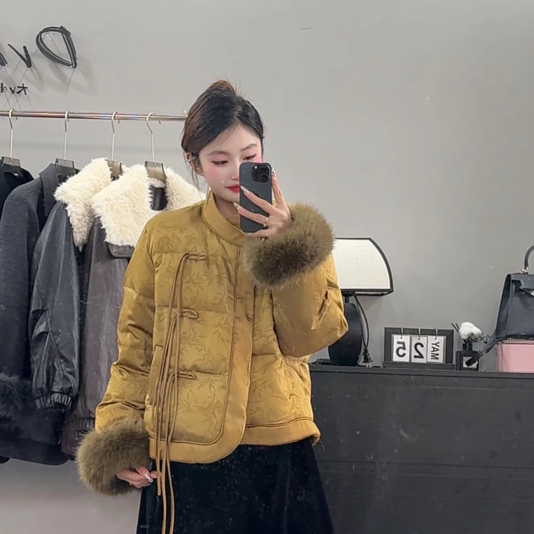 新中式盘扣短外套女士白色立领百搭重工保暖外套