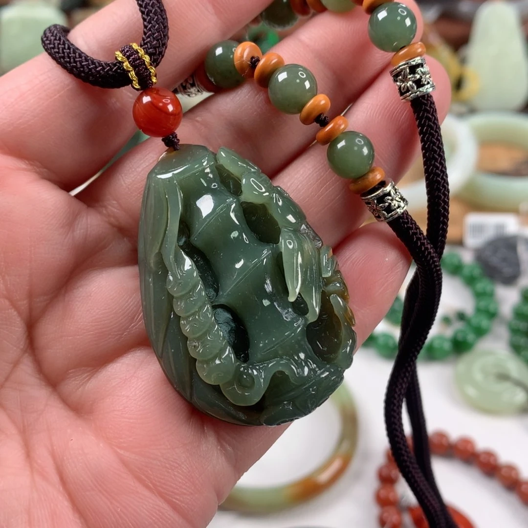 和田玉颈饰未镶嵌