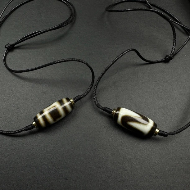 玖扬-台湾7A级 手工 黑白 虎牙/天地 轻奢 时尚 百搭 玛瑙锁骨链