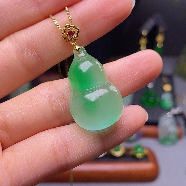 吊坠(赠链)未镶嵌翡翠