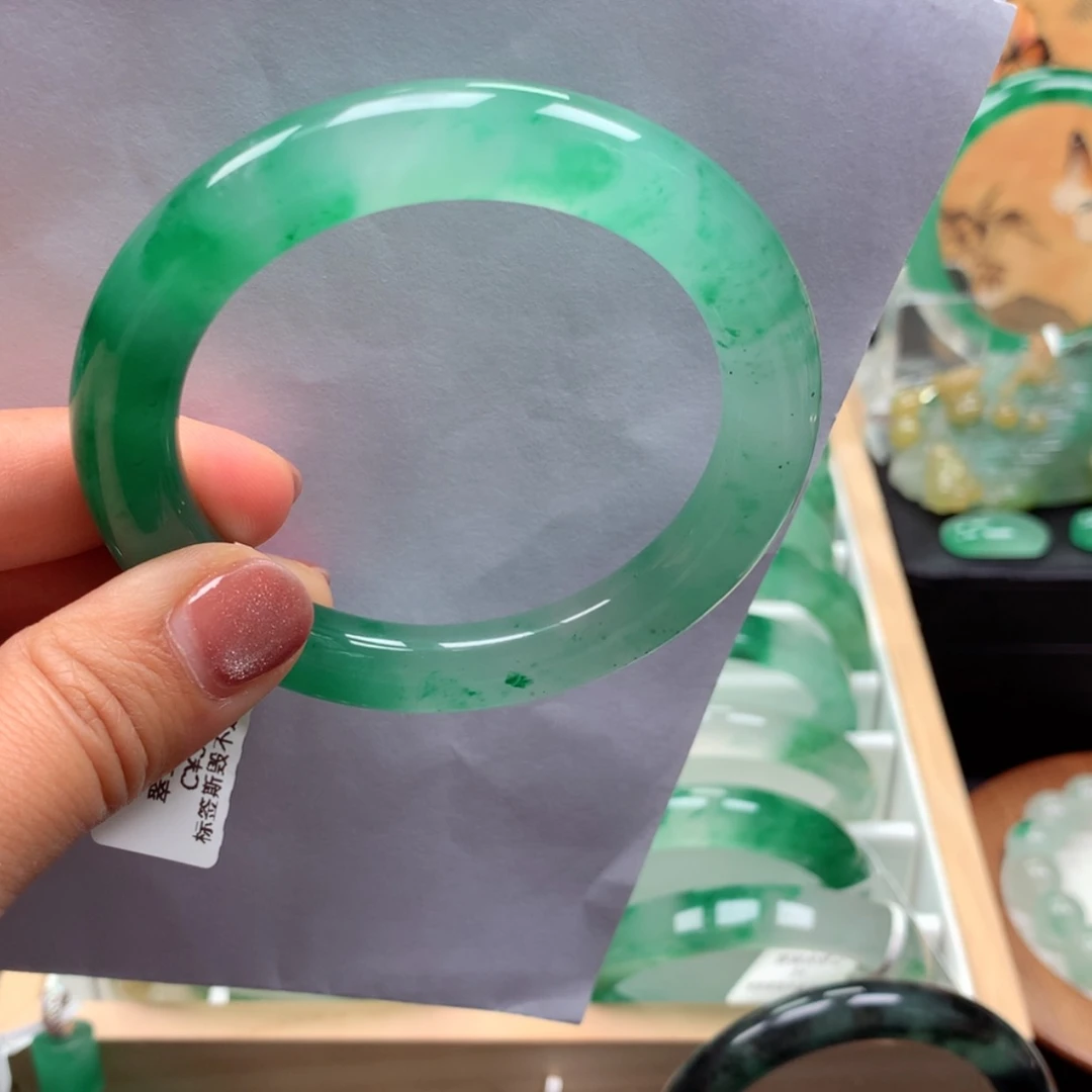 【闪购商品】石英质玉手镯未镶嵌
