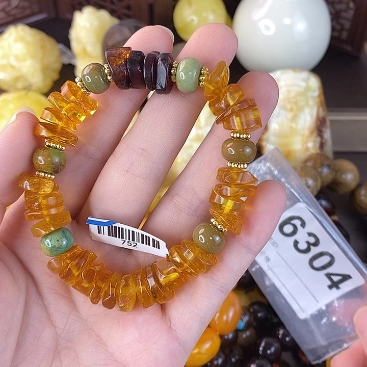 蜜蜡未镶嵌珠宝奇石
