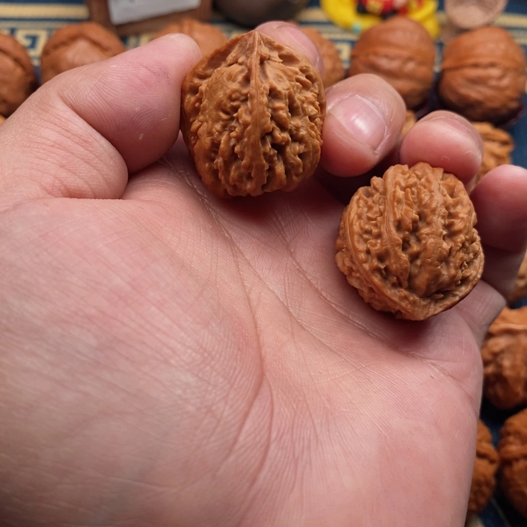 文玩核桃把件三棱