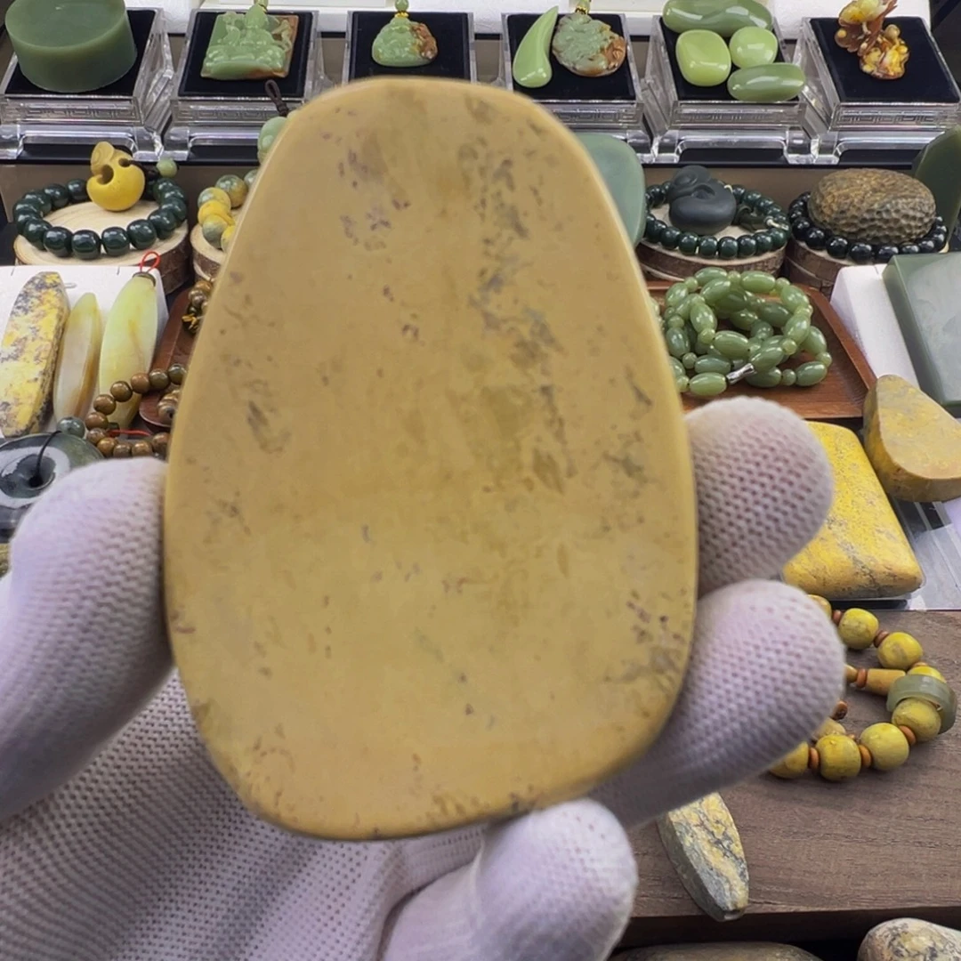 岫岩河磨玉（透闪石质玉）未镶嵌把件