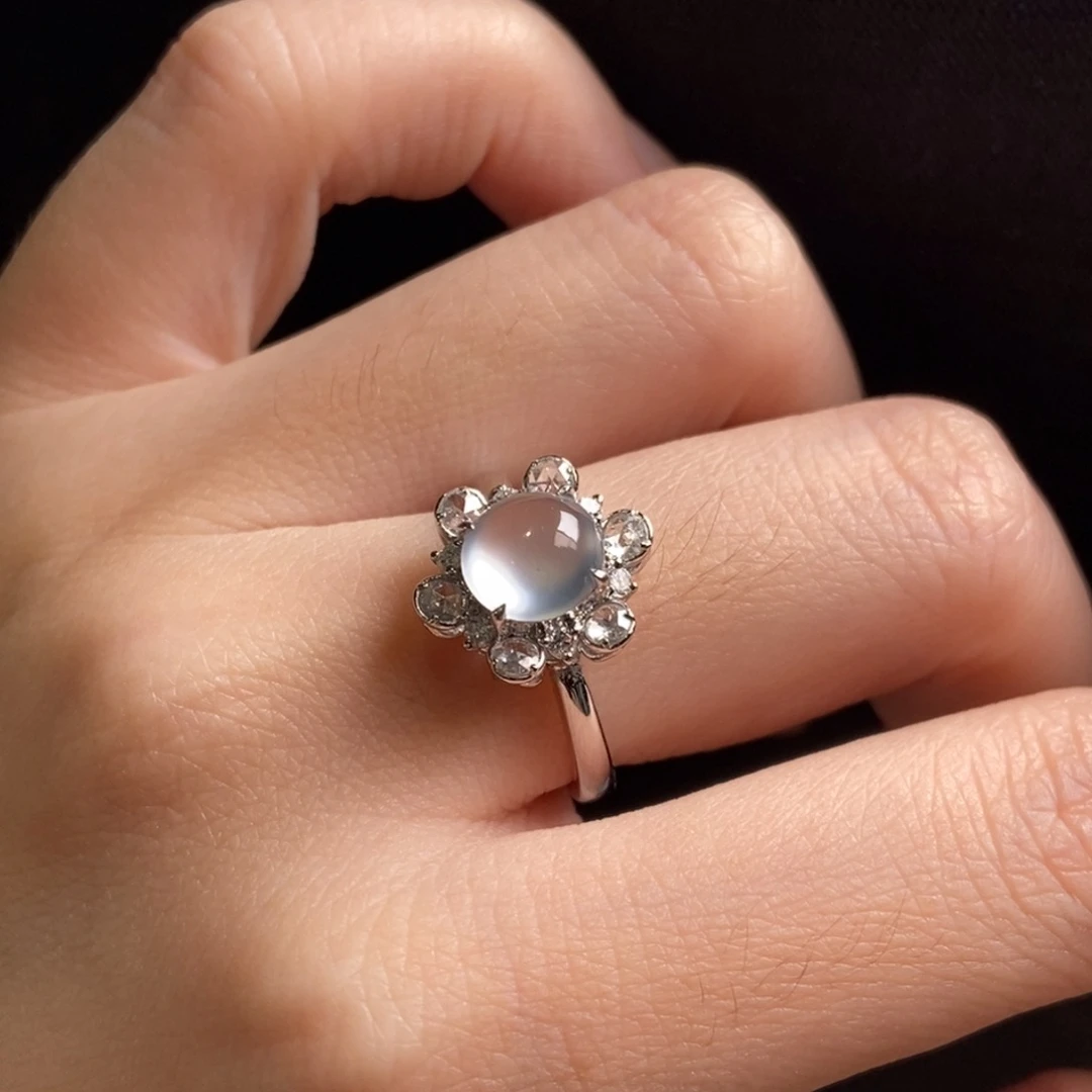 翡翠18K金镶嵌颈饰精致