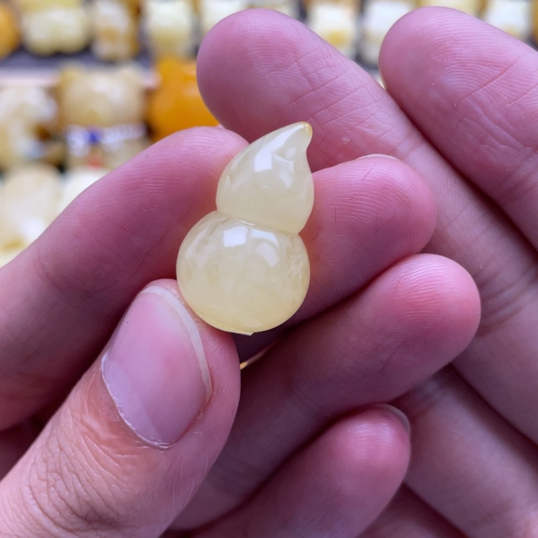 琥珀未镶嵌裸石蜜蜡