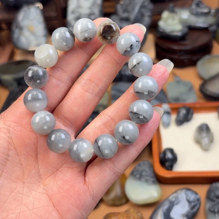 远***你和田玉未镶嵌颈饰