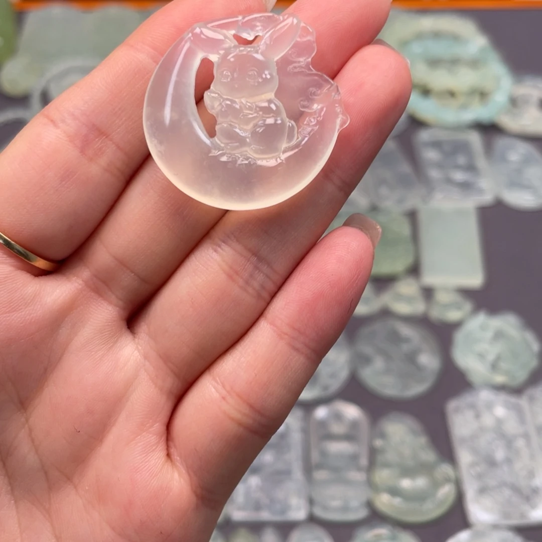 未镶嵌蛇纹石玉颈饰