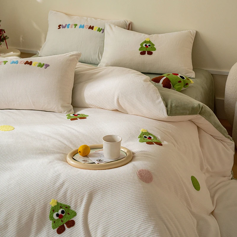 童心毛巾绣华夫格牛奶绒四件套卡通可爱宿舍三件套珊瑚绒保暖冬季