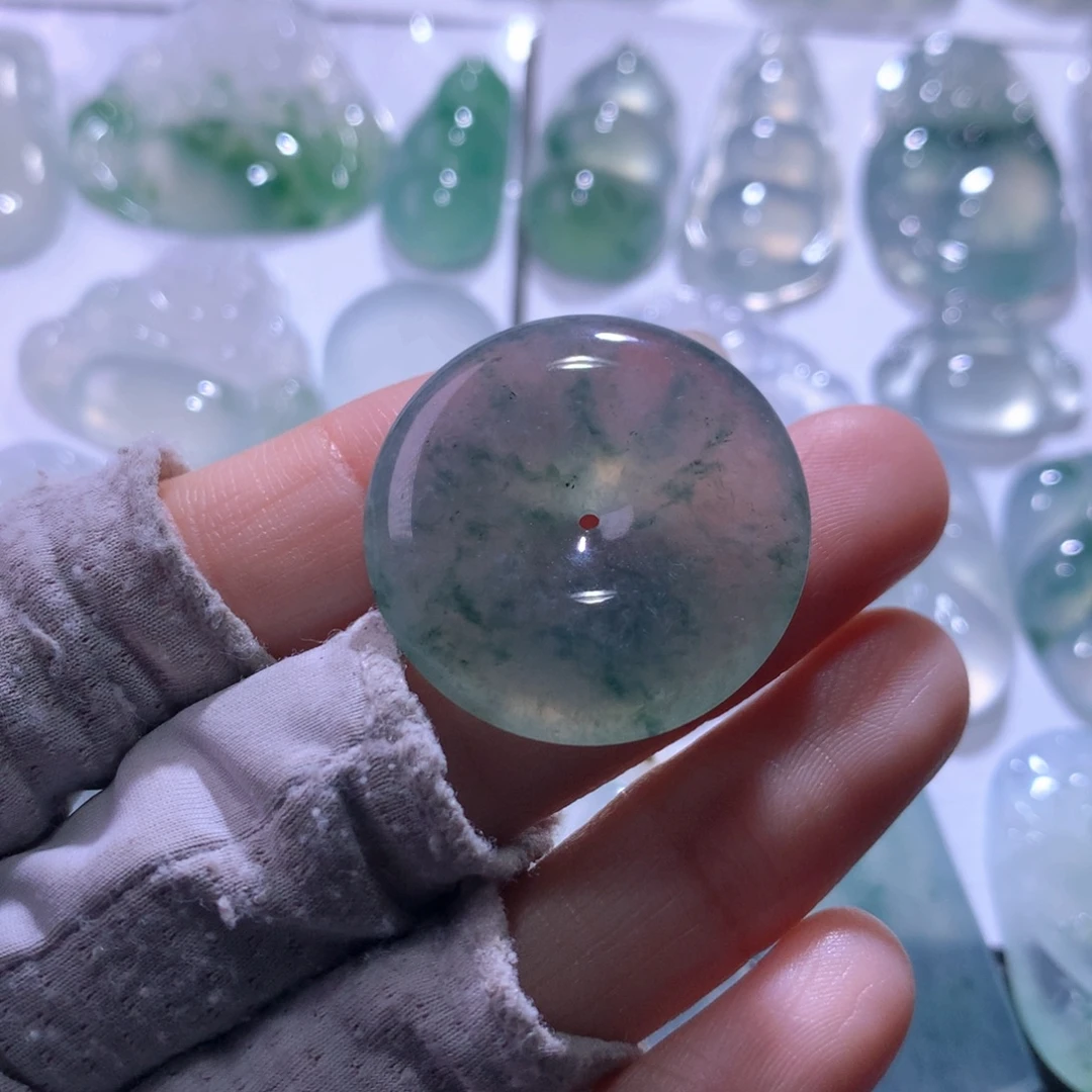 翡翠未镶嵌颈饰扣