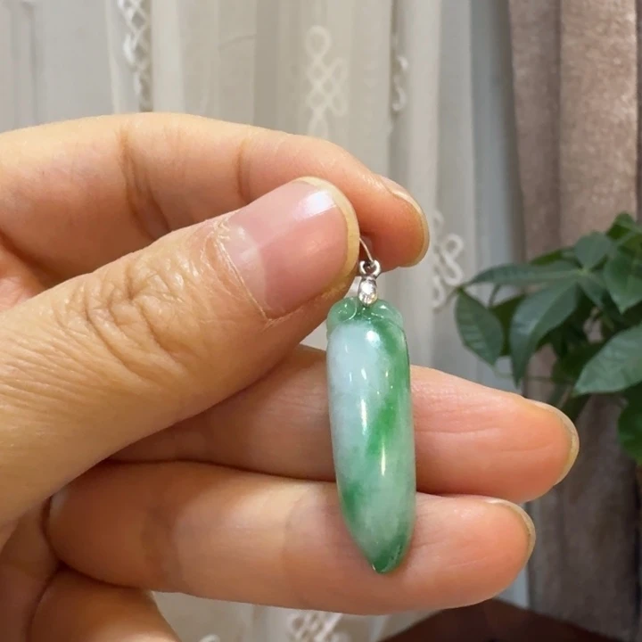 翡翠银S925镶嵌颈饰福瓜