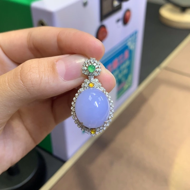 颈饰18K金镶嵌翡翠翡翠