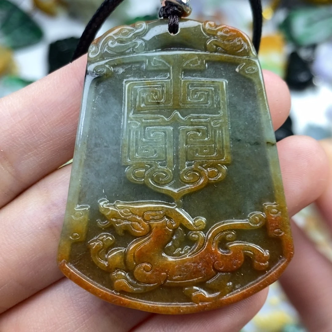 翡翠未镶嵌颈饰吊坠