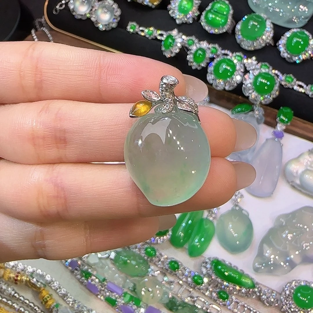 翡翠18K金镶嵌戒指