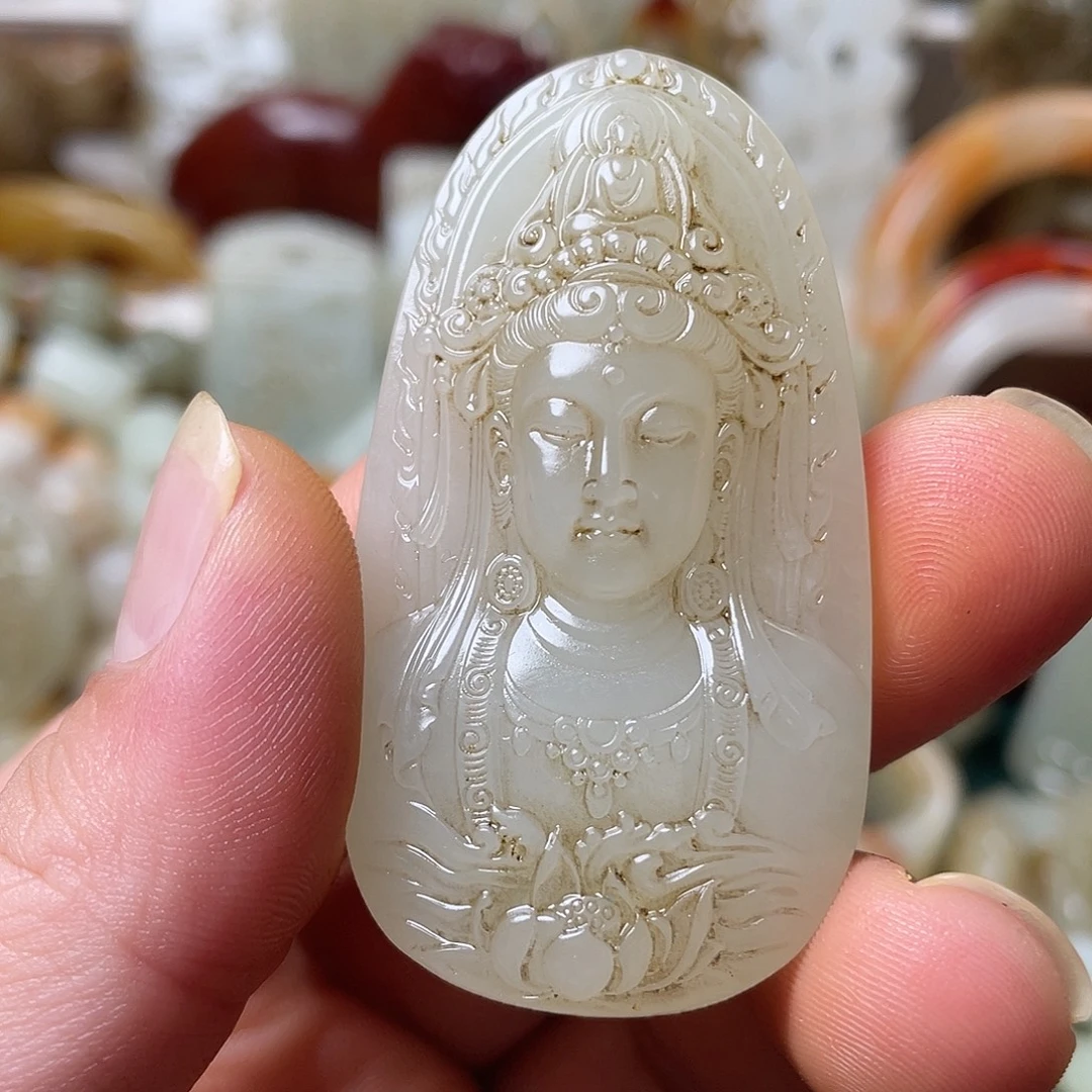 皇***勒和田玉未镶嵌颈饰