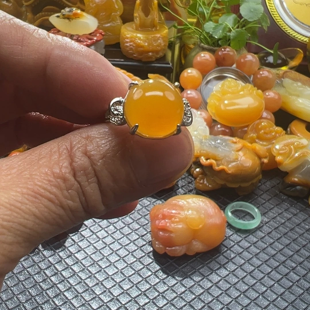 石英质玉未镶嵌颈饰