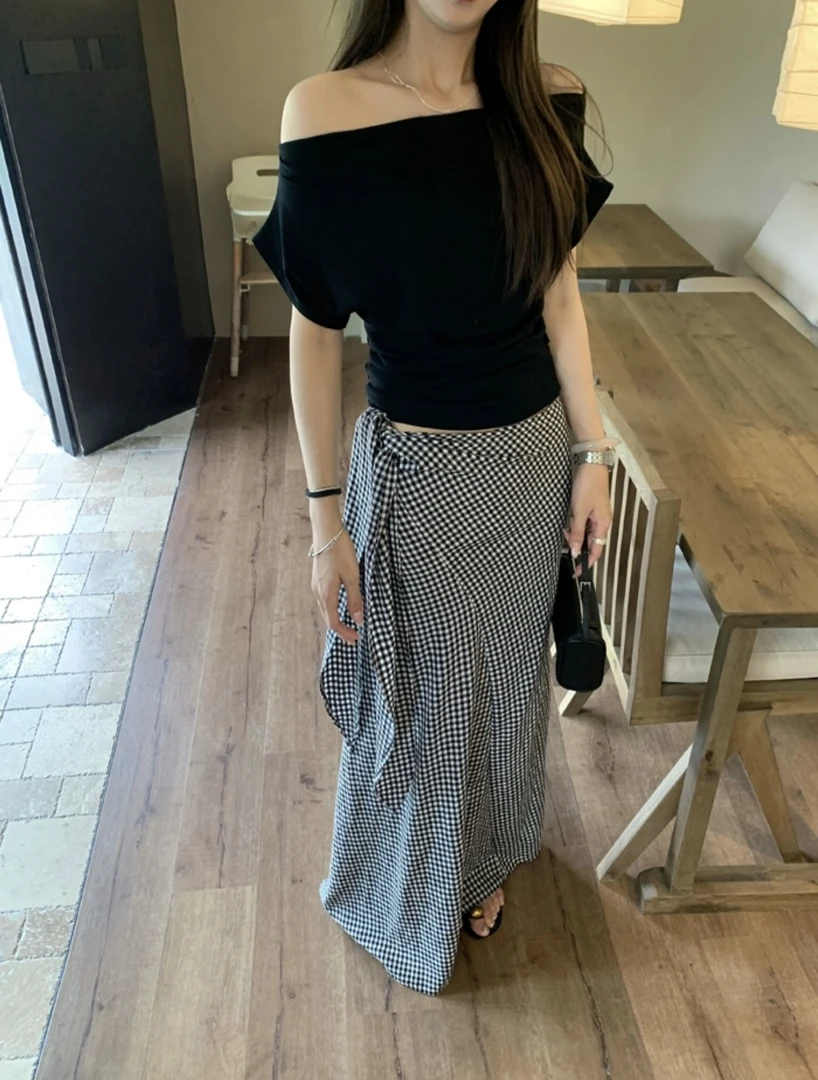 轻熟御姐风设计感斜领露肩短袖T夏季高级感气质格纹半身裙两件套