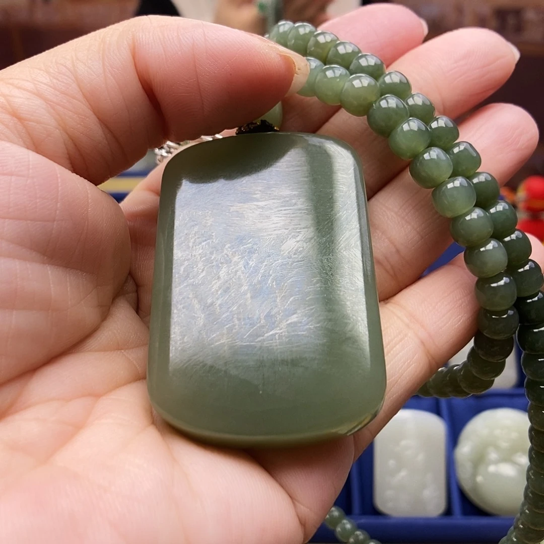 和田玉颈饰未镶嵌哈*少