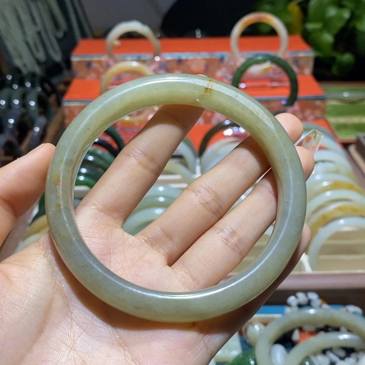 和田玉手镯未镶嵌?***?