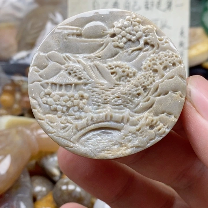 硅化珊瑚（珊瑚玉）未镶嵌颈饰
