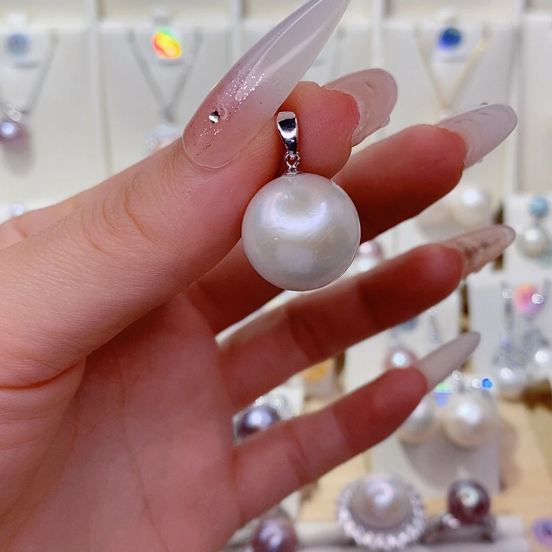 淡水珍珠银S925镶嵌吊坠(赠链)16左右