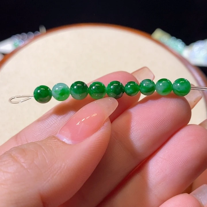 翡翠未镶嵌吊坠(不含链)翡翠辣绿小珠放漏价随机发一件