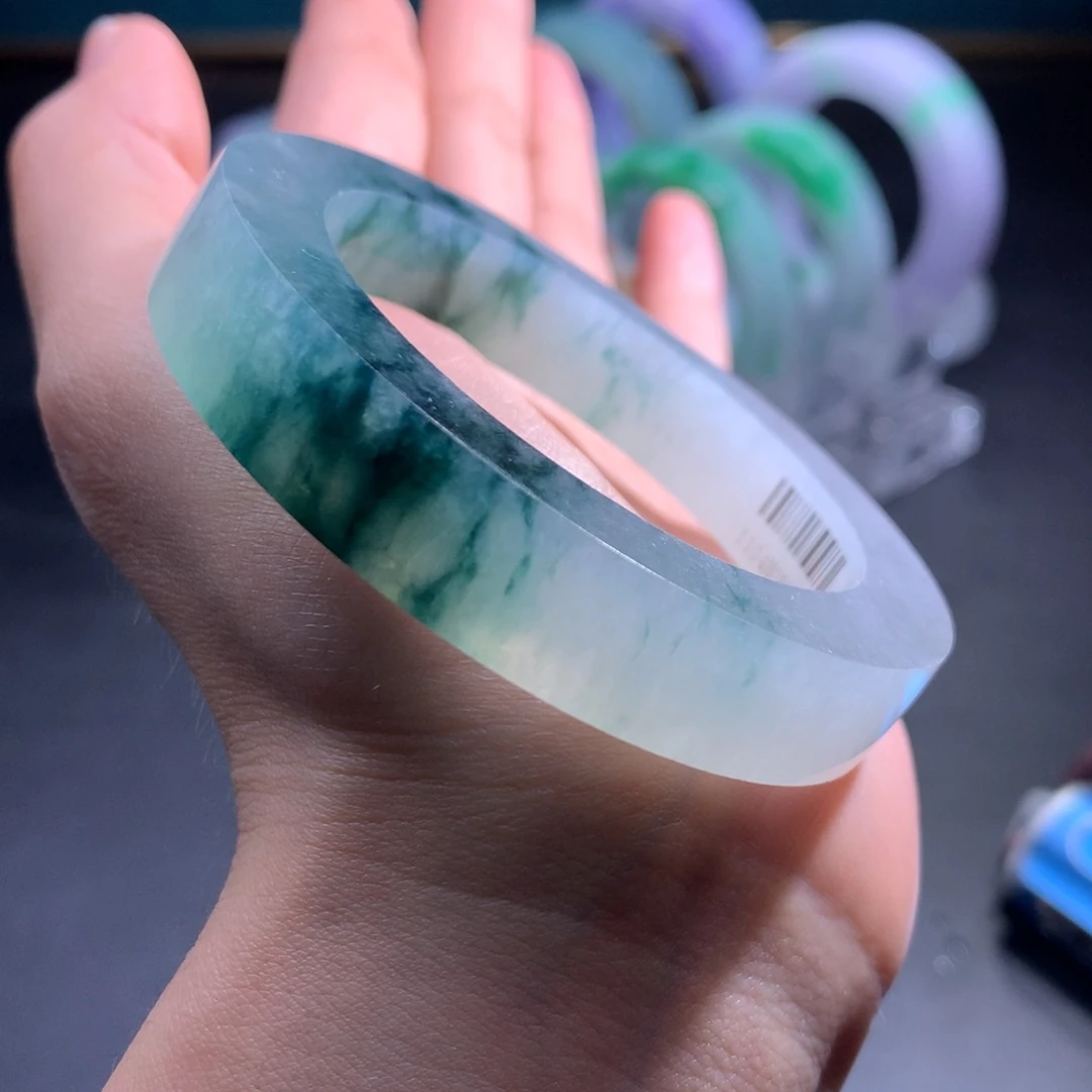 未镶嵌冰种飘花定制翡翠d**猫