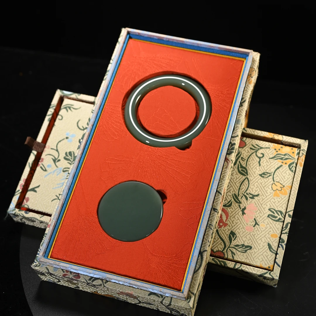 Lot8858 2511090136和田玉碧玉手镯/杭拍