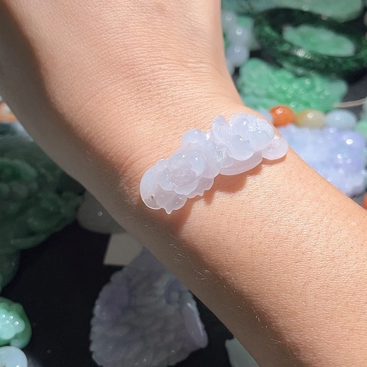 颈饰未镶嵌翡翠天