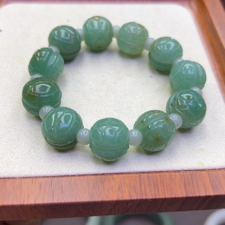 未镶嵌手镯石英岩玉