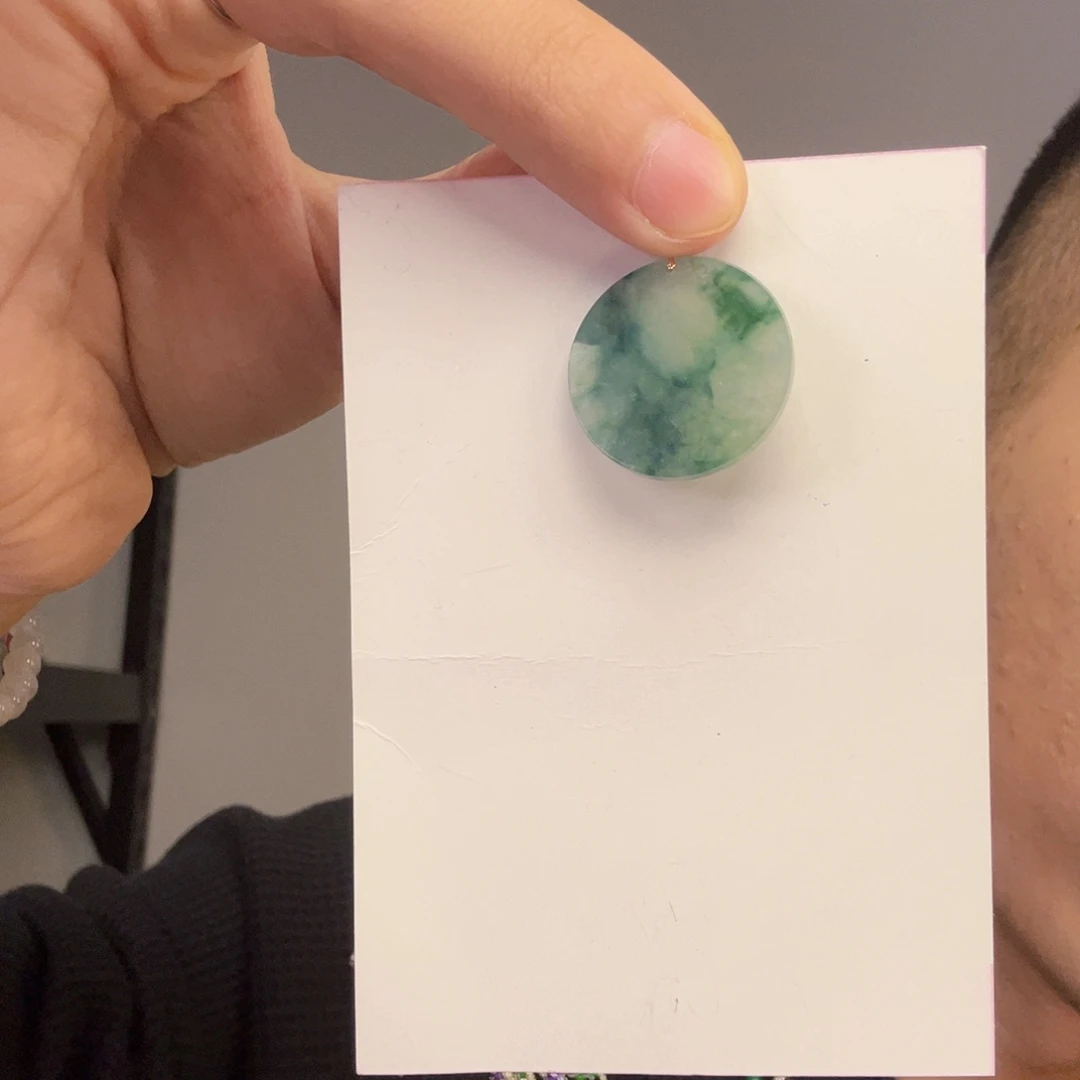 翡翠18K金镶嵌挂件一件