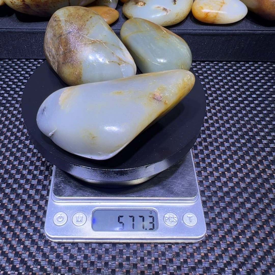 和田玉（子料）未镶嵌车挂