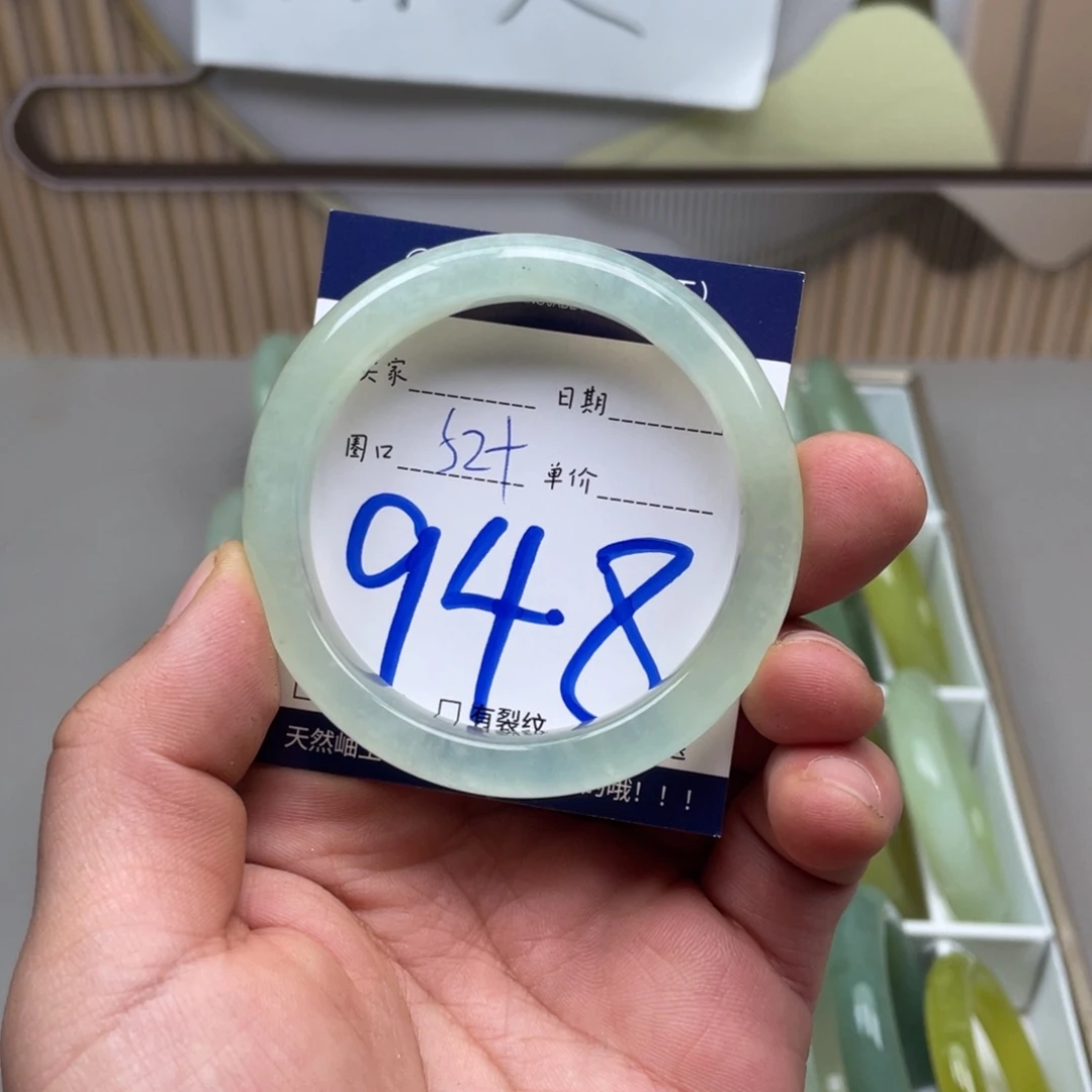 岫玉手镯手镯未镶嵌