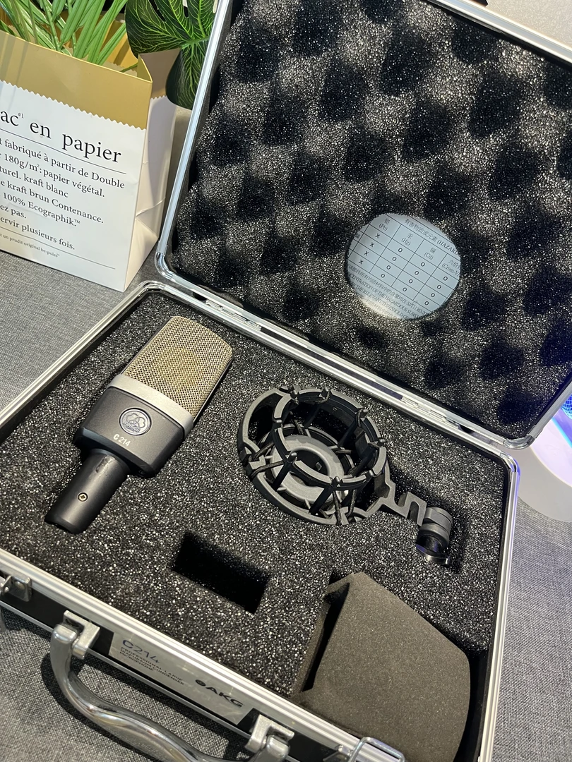 8新 AKG/爱科技 二手爱科技c214麦克风，正品无拆无修顺丰包邮