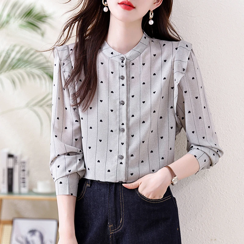 秋季小众气质雾灰心愿时尚轻奢法式长袖爱心印花衬衫通勤显瘦上衣