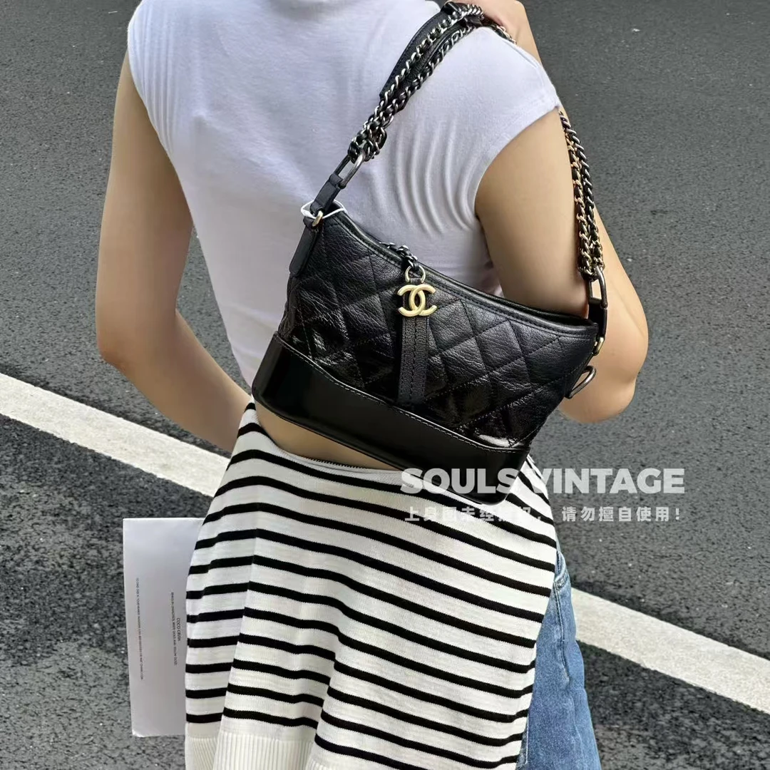 95新 Chanel/香奈儿 Chanel 黑金 牛皮 流浪包小号/638195125