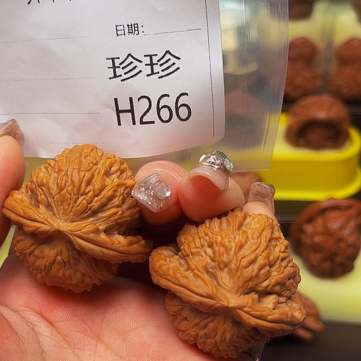 文玩核桃把件白狮子