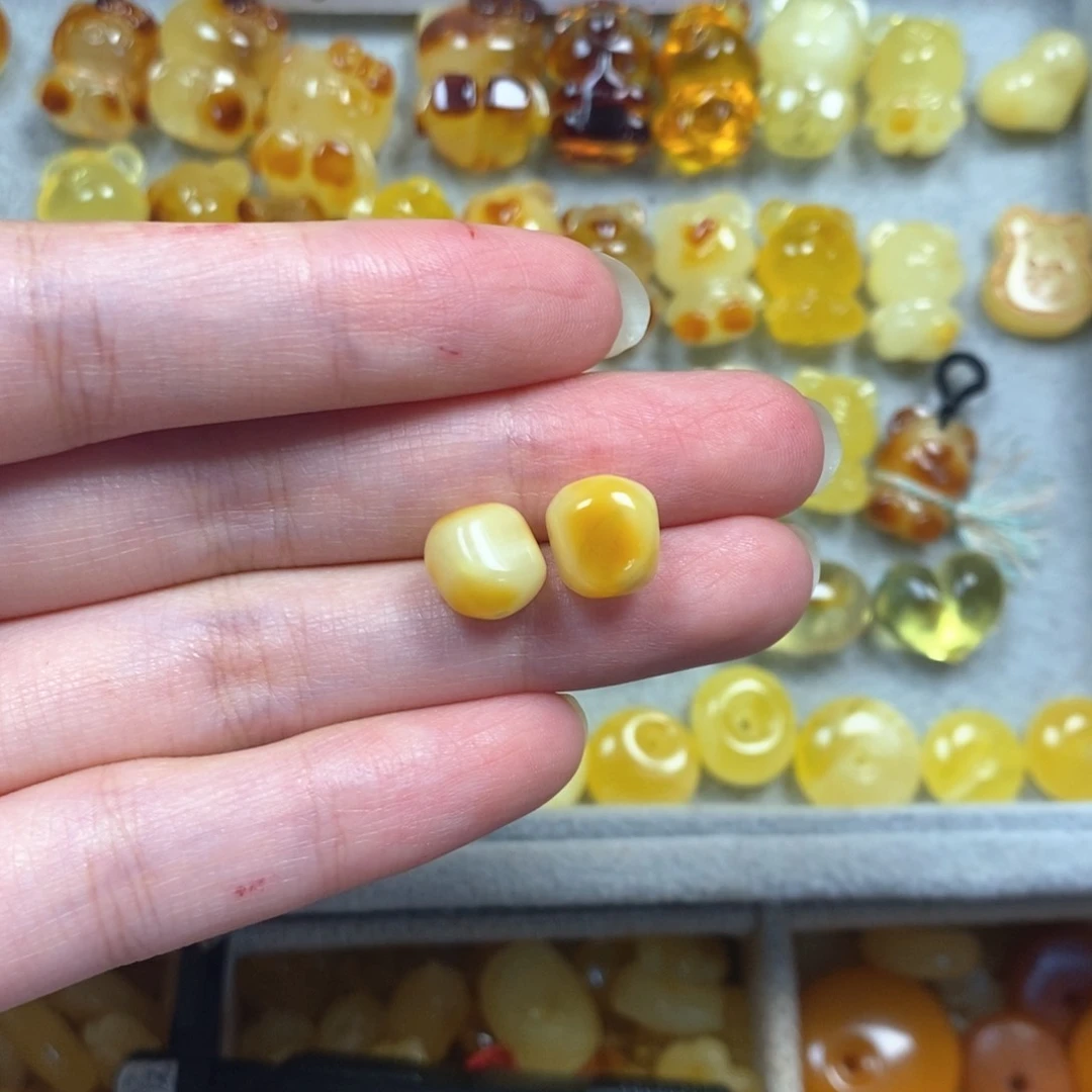 未镶嵌琥珀珠宝奇石随行