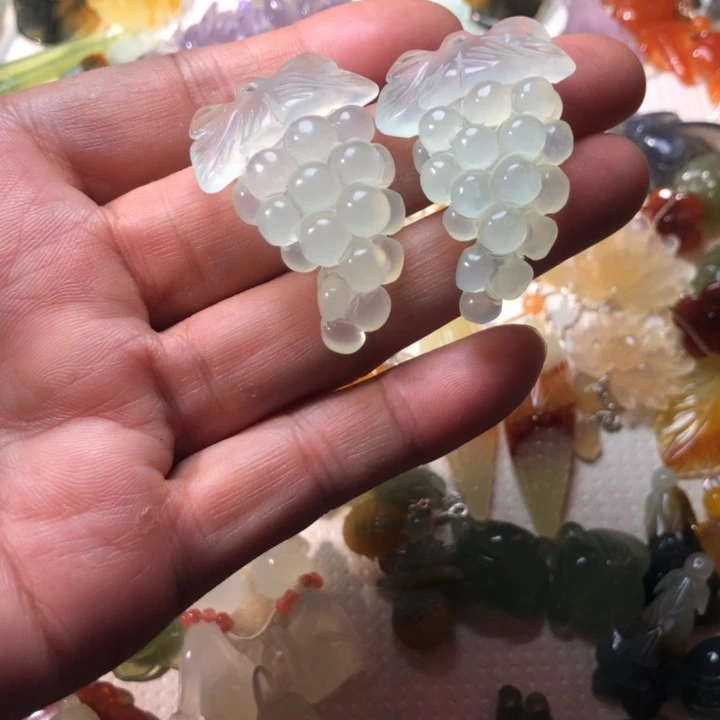 蛇纹石玉未镶嵌耳坠