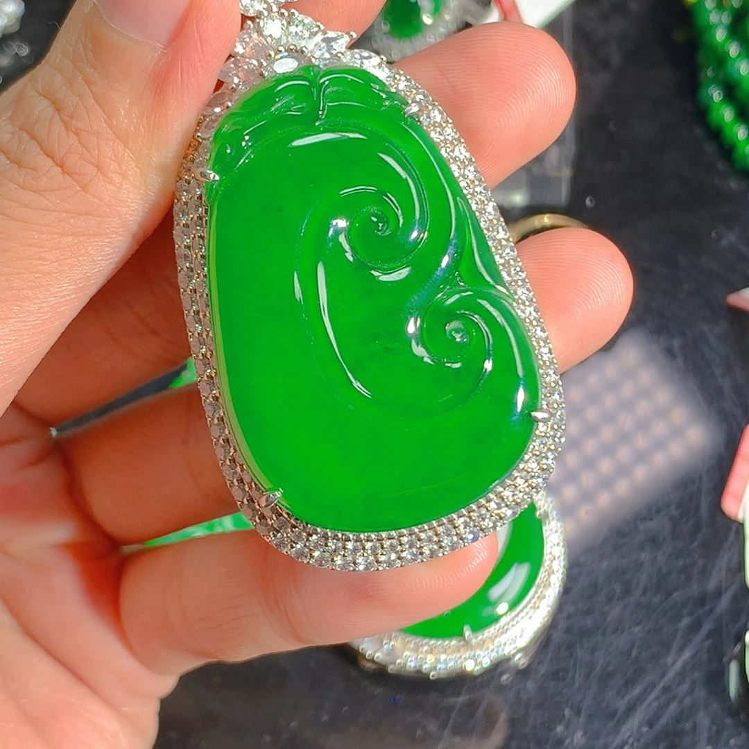 翡翠吊坠(不含链)未镶嵌小*儿