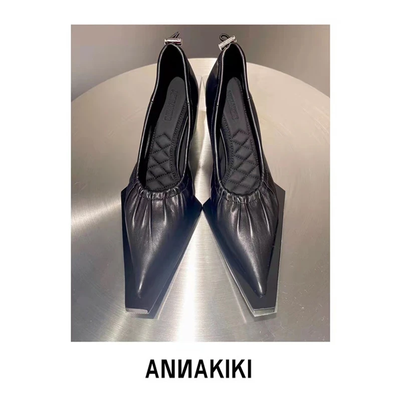 ANNAKIKI 尖头抽褶高跟鞋 3B11952472A