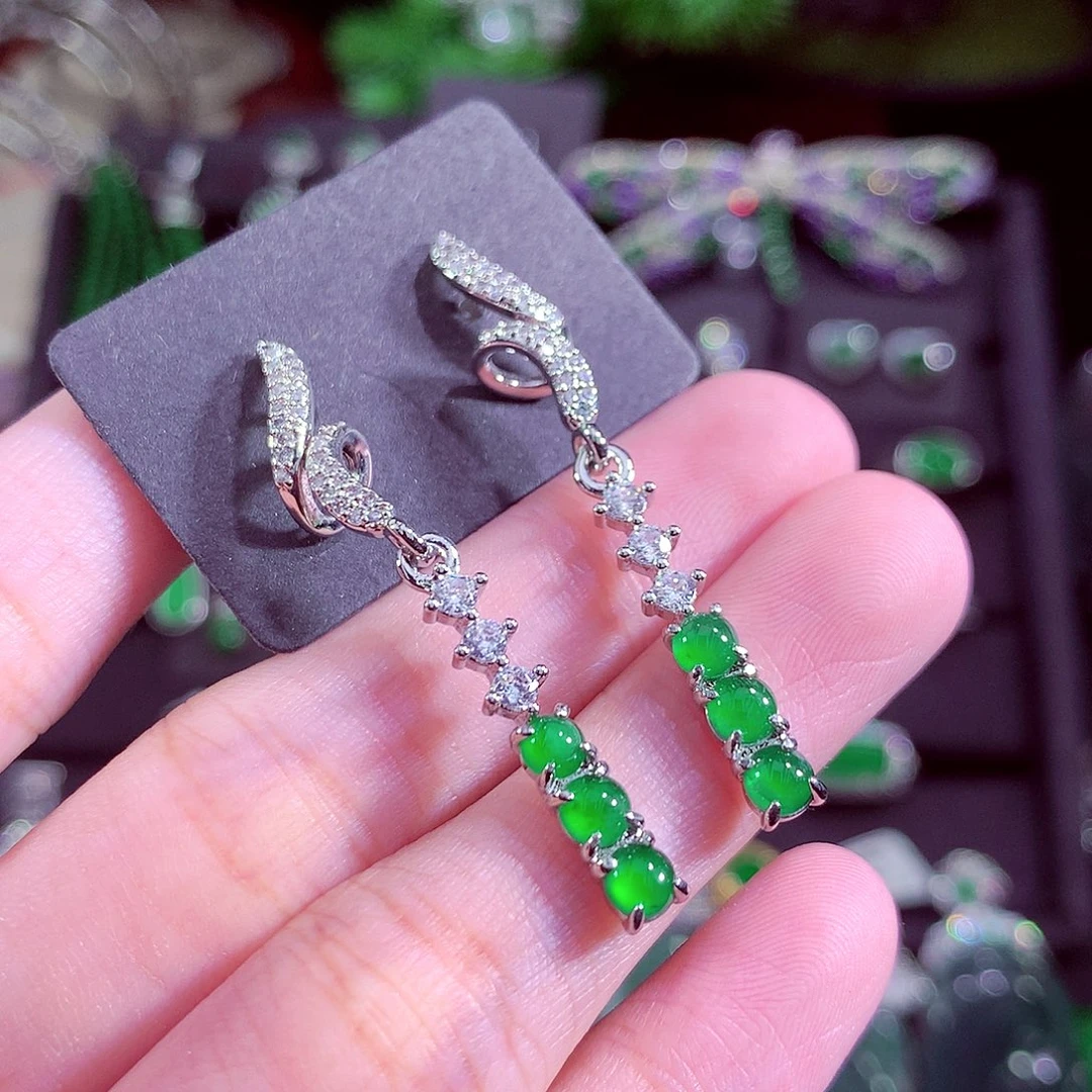 颈饰未镶嵌翡翠天然