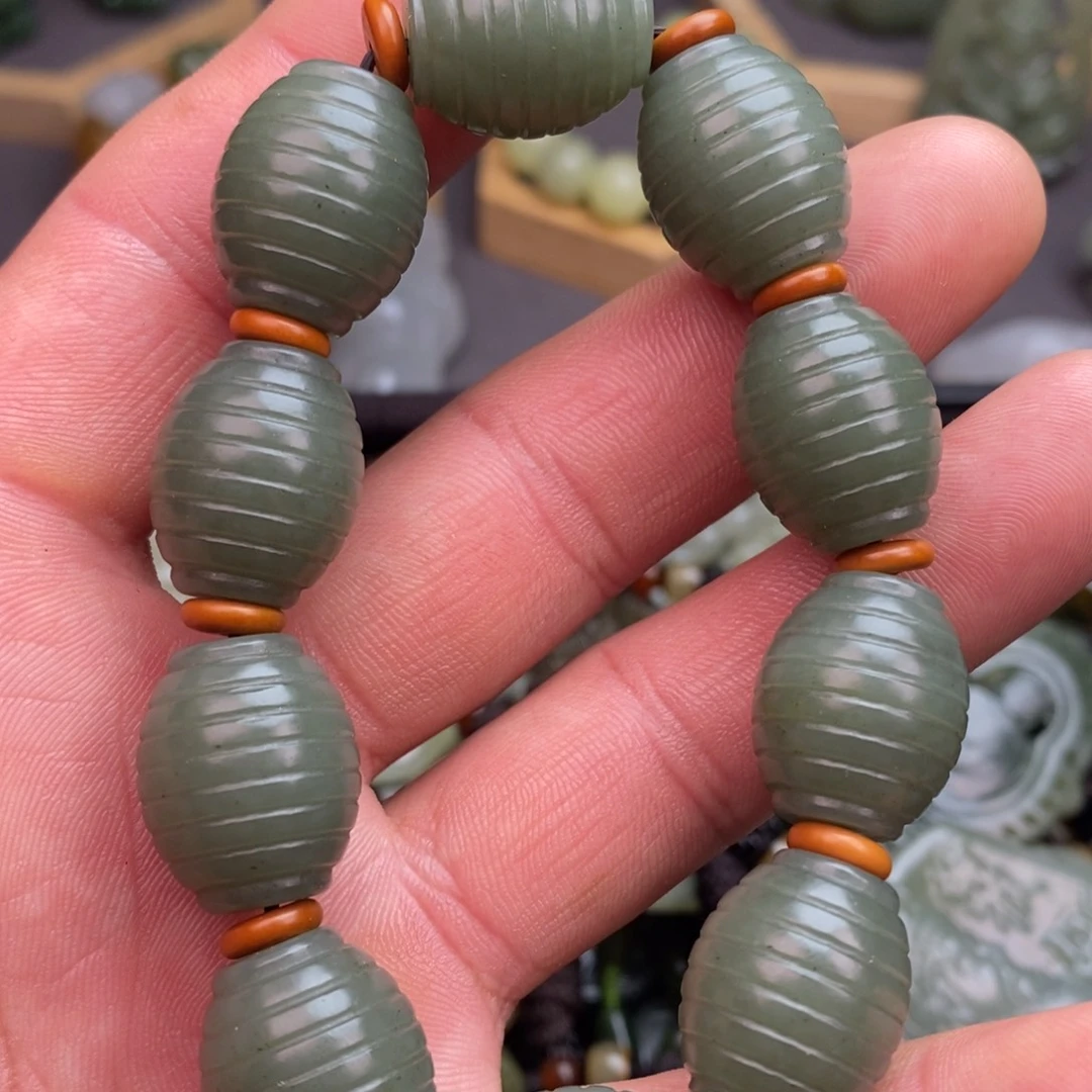 和田玉颈饰未镶嵌