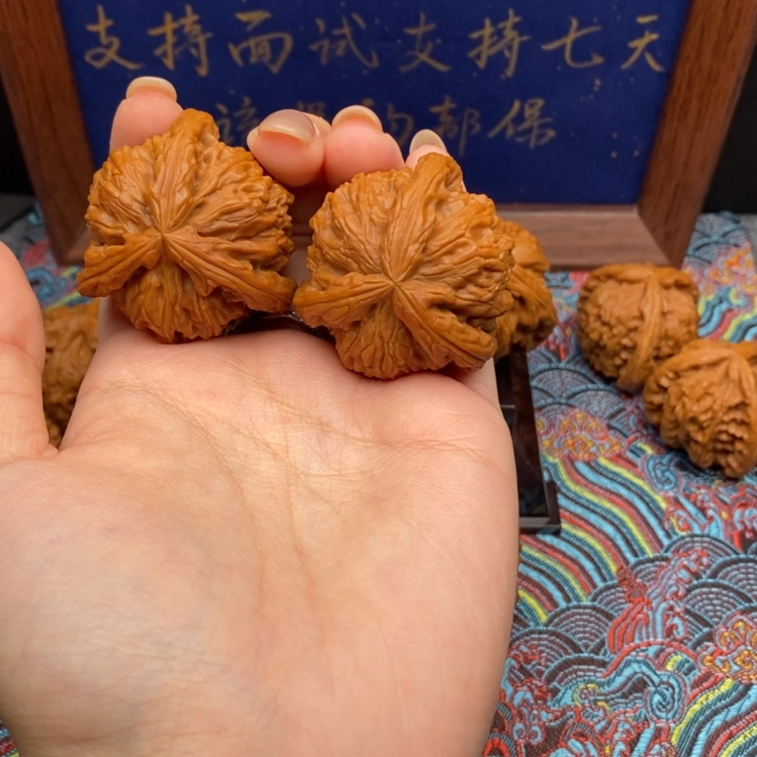 【闪购商品】?**。白狮