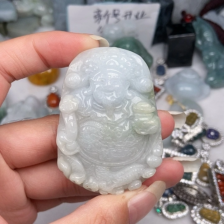 颈饰未镶嵌翡翠浅*?翡翠