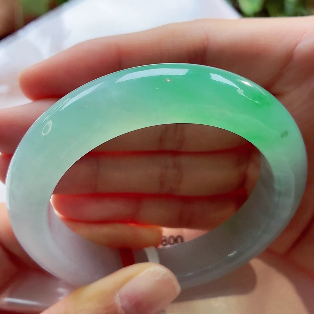 翡翠未镶嵌手镯半山半水的冰绿3