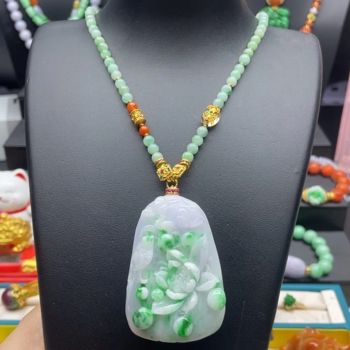 翡翠未镶嵌颈饰翡翠荷叶