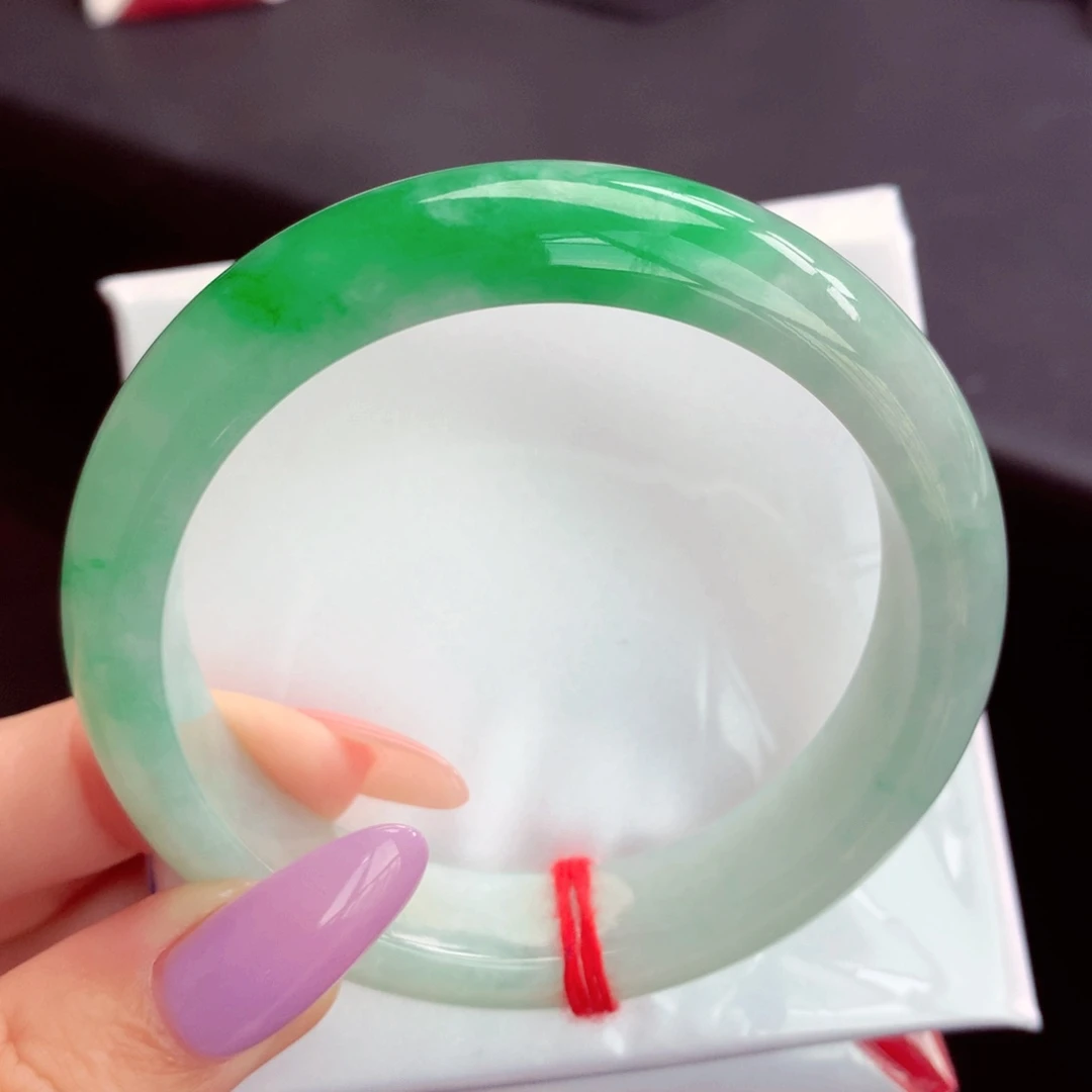 翡翠未镶嵌手镯翡翠