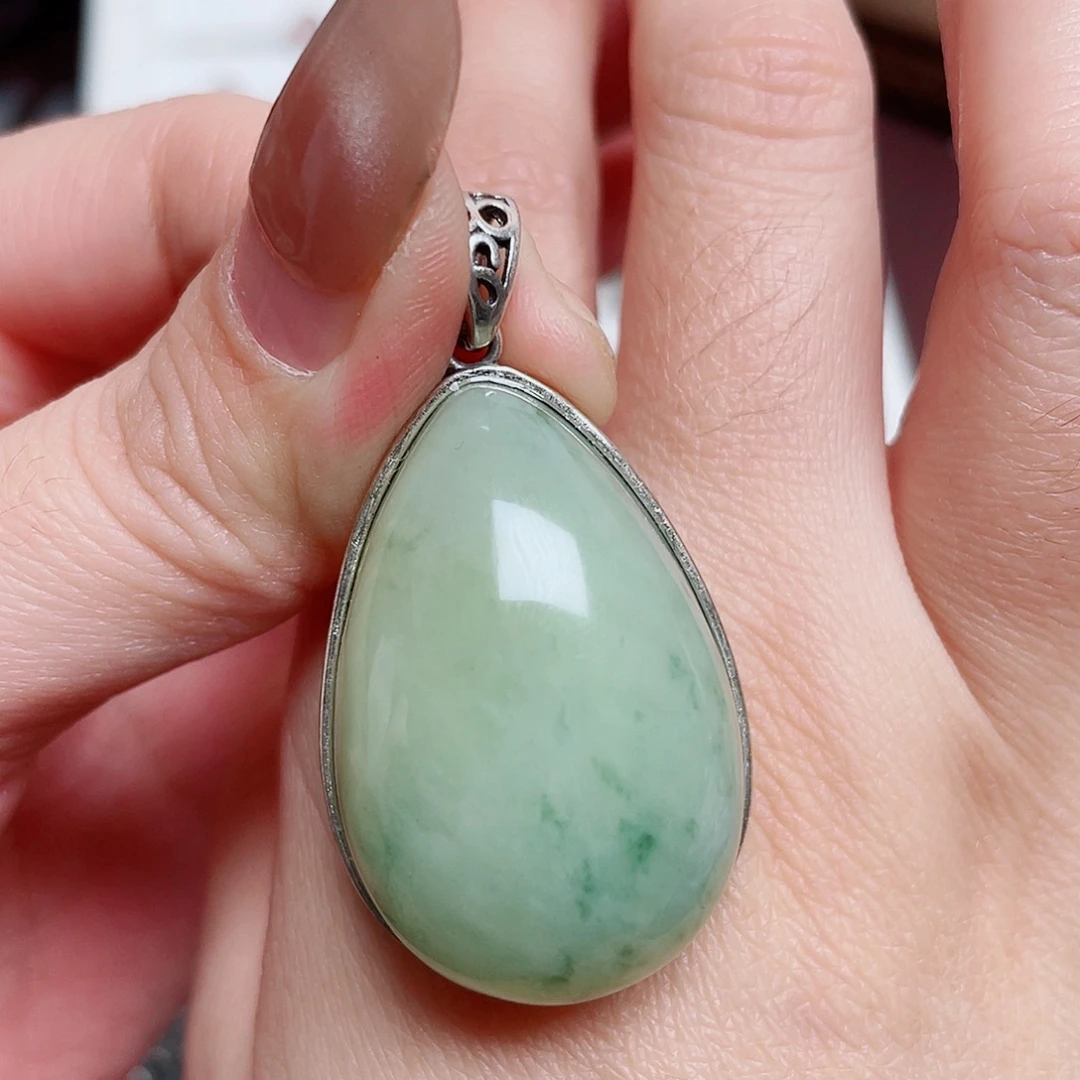 嘎***嘎透闪石-蛇纹石玉银S925镶嵌颈饰